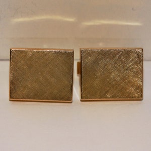 14k Gold Textured Design 14.6g Man Cufflinks.