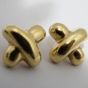 14k Italian Made Gold Puffed Earrings.