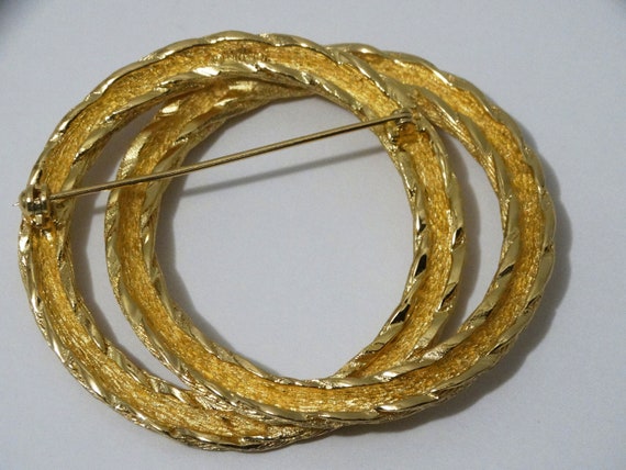 Christian Dior Gold Tone Rope Design Brooch. - image 3