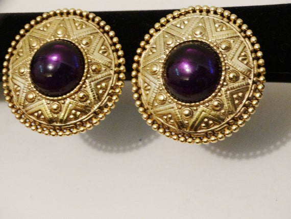 Gold Tone Large Purple Cabochon Stone 1.5" diamet… - image 4