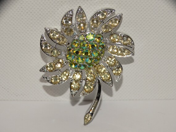 Sarah Coventry Gorgeous Flower Brooch/Pin. - image 6