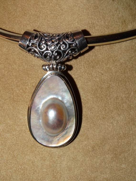 Sterling Silver RARE Mabe Blister Pearl Necklace. - image 4