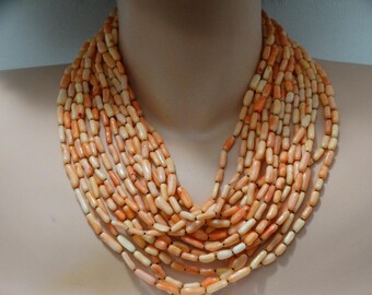 Collier vintage en corail naturel 15 rangs.