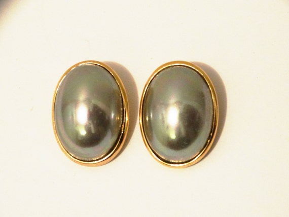 Christian Dior Gold Tone Iridescent Faux Pear Cab… - image 3