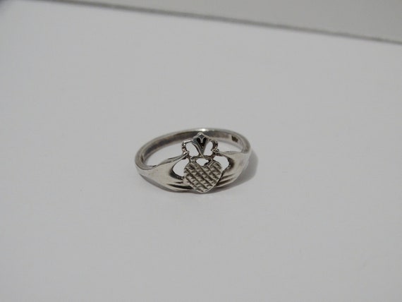 14k White Gold Claddagh Ring - image 1