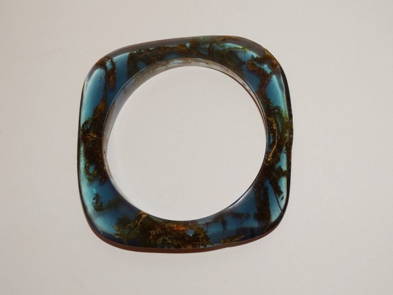 Bracelet Blue Lucite/Plastic Bangle. - image 1