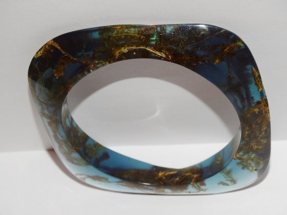 Bracelet Blue Lucite/Plastic Bangle. - image 2