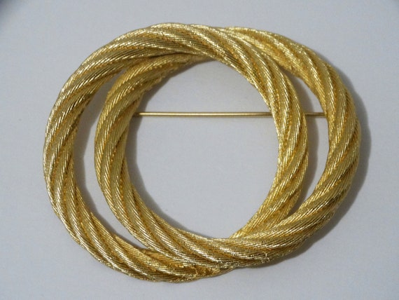 Christian Dior Gold Tone Rope Design Brooch. - image 8