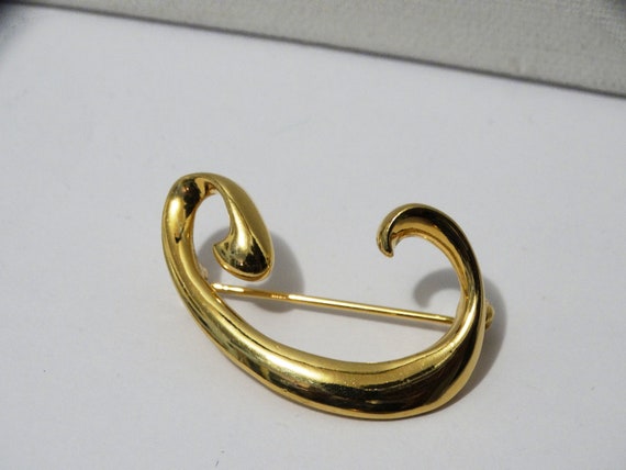 Anne Klein Gold Tone brooch. - image 7