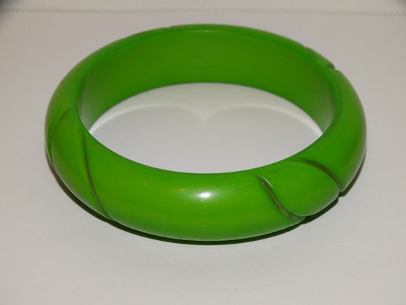 Just Arrived | Bakelite Jewelry and Bakelite Collectibles
