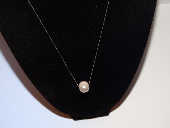 14k White Gold Large Genuine RARE Pearl Necklace. - image 9