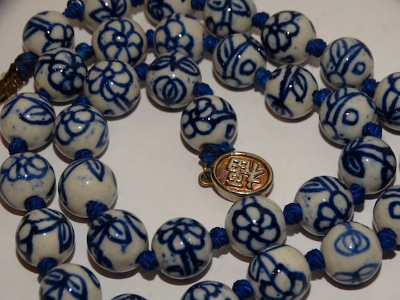 Chinese Hand painted Porcelain Beaded Necklace. - image 4