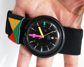 Swatch Pop-polshorloge. Batterij nodig.