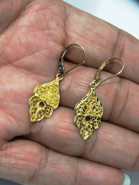 14k Gold Dangle Leaf Earrings. - image 7