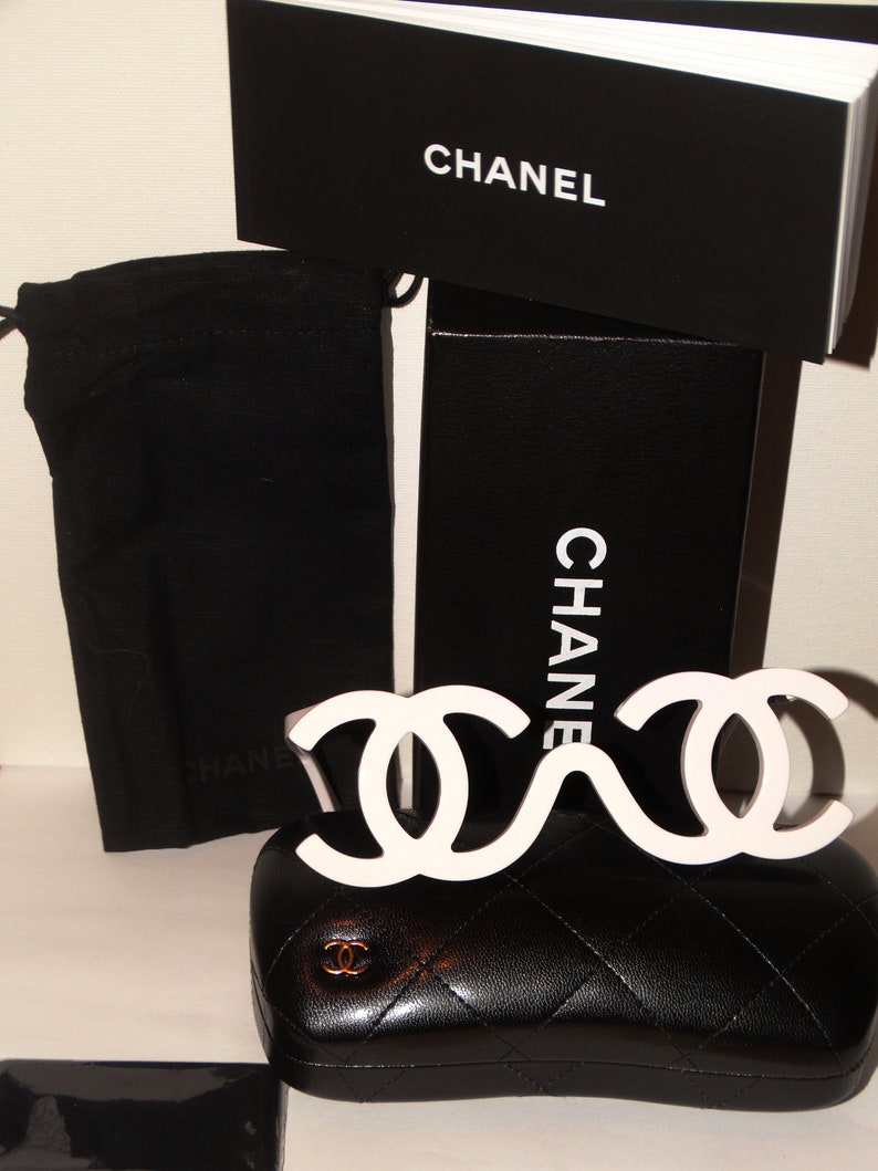 Authentic CHANEL White Runway SAMPLE Sunglasses 1994 Collectors. image 3