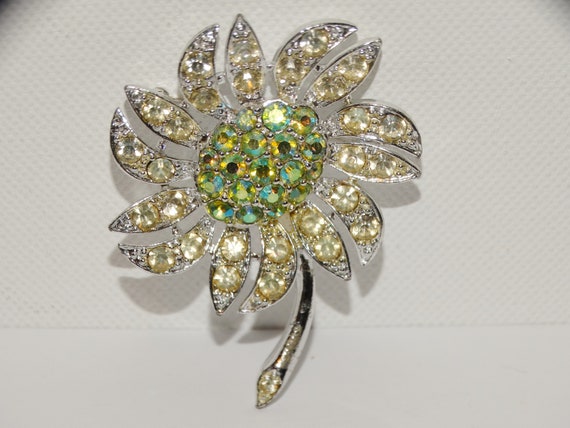 Sarah Coventry Gorgeous Flower Brooch/Pin. - image 2