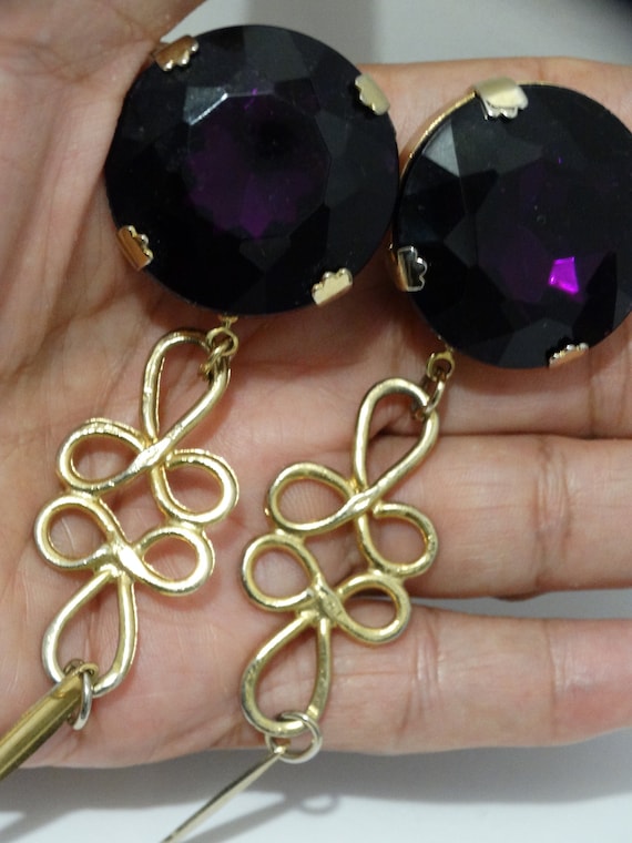 Gold Tone Faceted Plastic Clip Earrings.