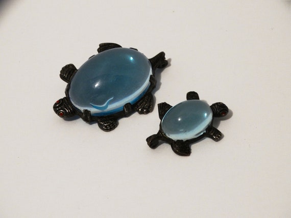 Silver Tone jelly belly Blue Lucite / Plastic Two… - image 2