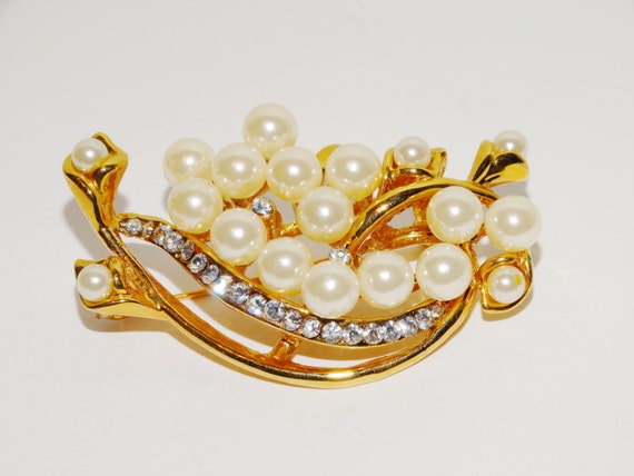 Gold Tone Large Pearl Brooch. - image 2