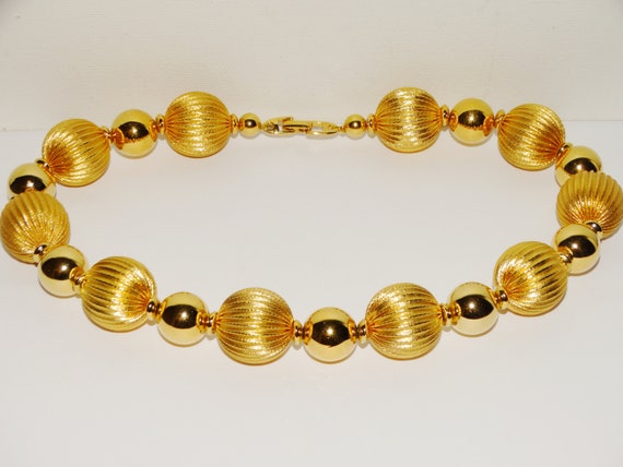 Napier Gold Tone Necklace. - image 4