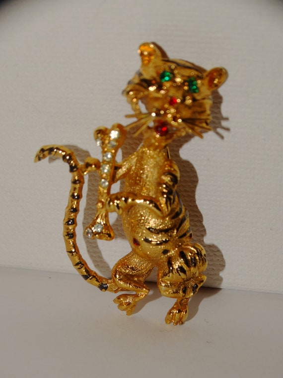 Gold Tone White & Green stones Tiger Brooch. - image 9