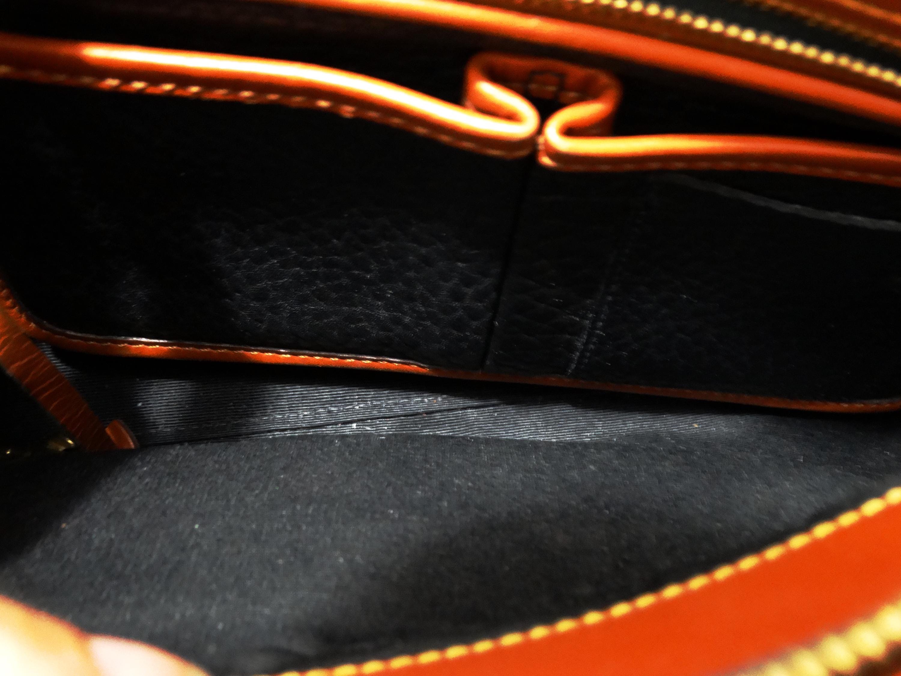 Dooney & Bourke オールウェザーレザーショルダーバッグ。 - Etsy 日本