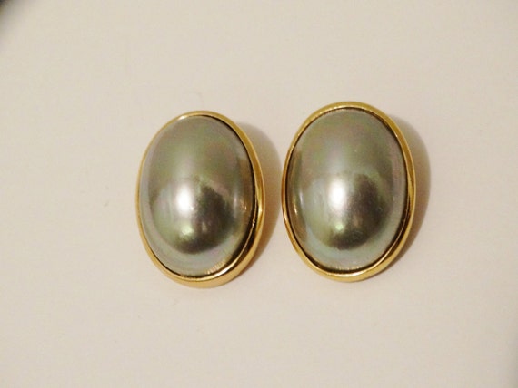 Christian Dior Gold Tone Iridescent Faux Pear Cab… - image 2