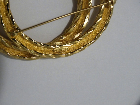 Christian Dior Gold Tone Rope Design Brooch. - image 4