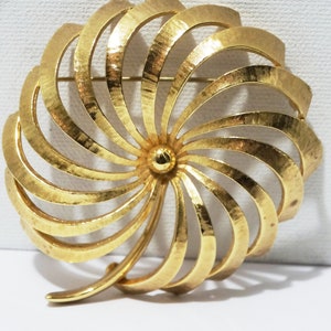 Monet Signed Gold Tone Brooch / Pin