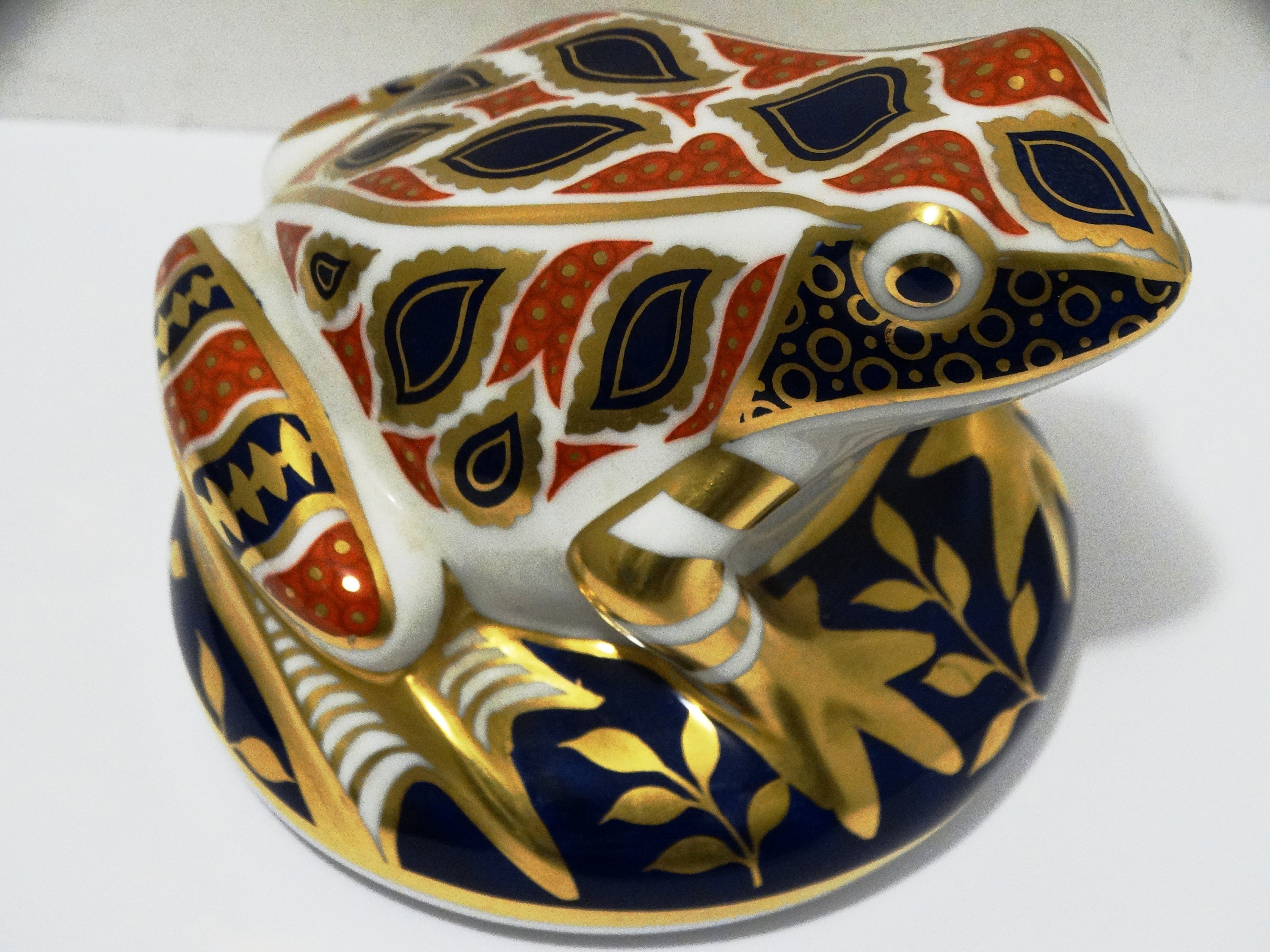  Crown Derby フィギュリン ペンギン 金彩 置物 Royal Crown Derby Frog Figural Paperweight. - Etsy