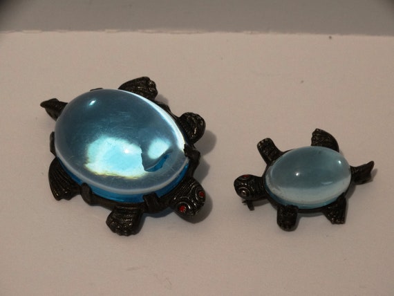 Silver Tone jelly belly Blue Lucite / Plastic Two… - image 5