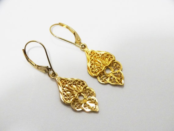 14k Gold Dangle Leaf Earrings. - image 9
