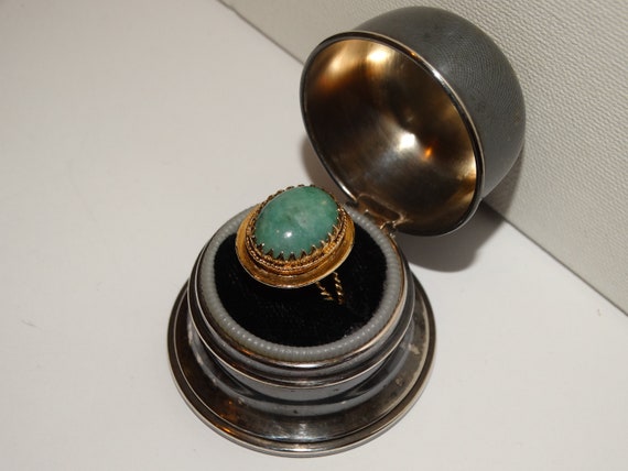 14k Jade Ring Size 8 Designer Signed. - image 9