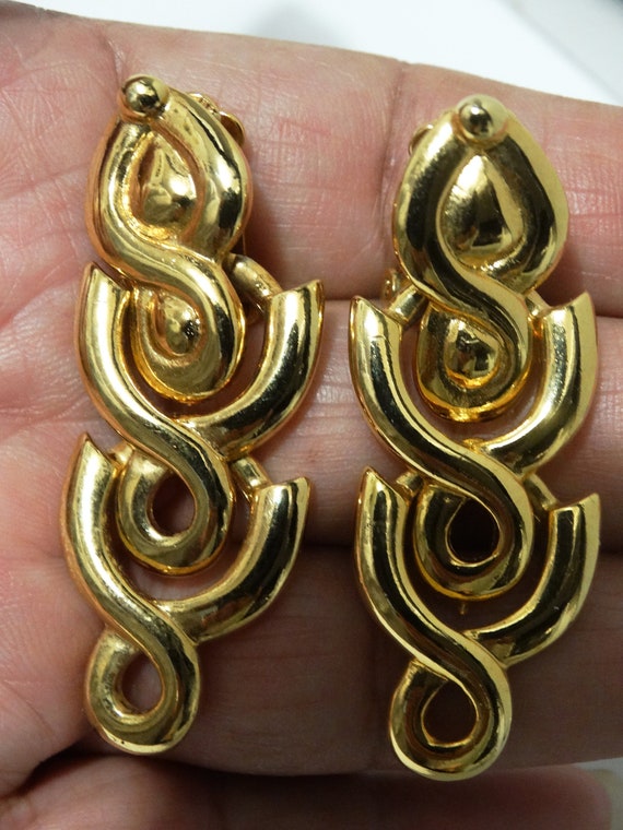 Paolo Gucci Designer Gold Tone Earrings.