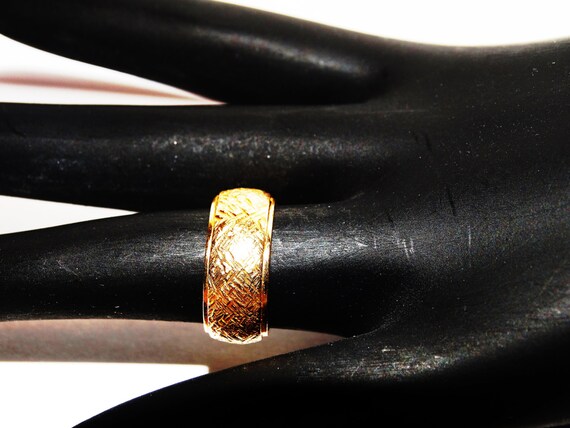 Art Deco 14k Solid Yellow Gold Textured Design He… - image 2