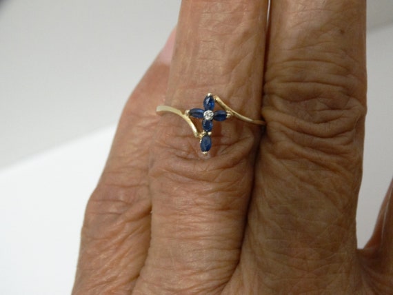 10k Gold Saphire & Diamond Ring. Size 7 - image 10
