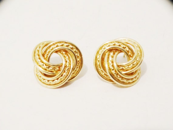 Shop Gold Earrings Designs In 5 To 10 Grams Online At Best Prices