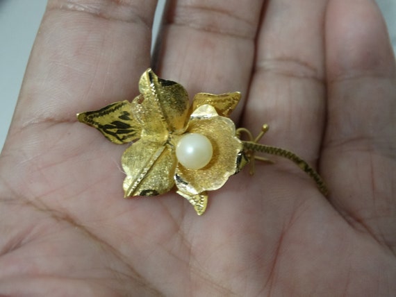 18k Gold Genuine White Pearl Brooch. - image 7