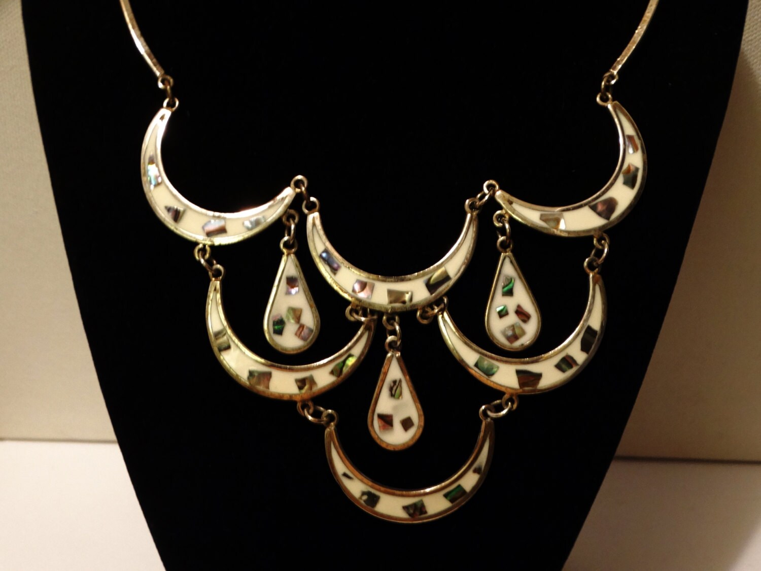 Mexico Alpaca Silver Laton Made White Abalone Inlaid Scalloped 