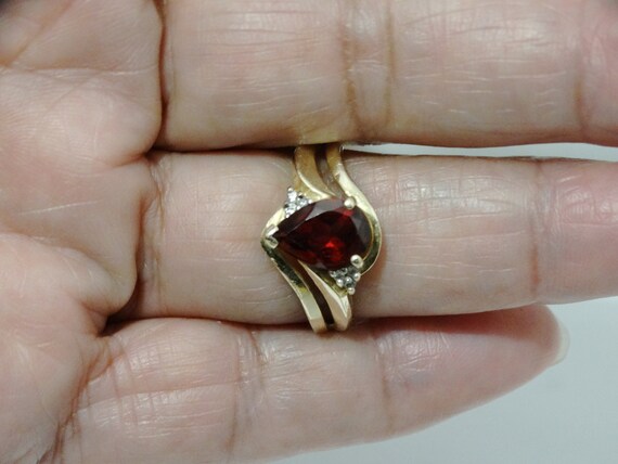 14k Gold Stamped Size 7 Genuine Diamond Red Garne… - image 9