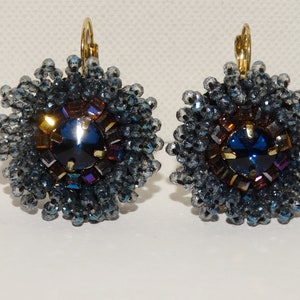 Gold Tone Sparkling Faceted Crystal Stone Earrings.