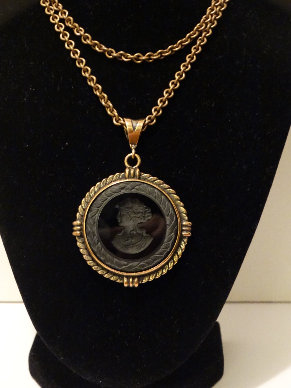 Extasiaビンテージネックレス EXTASIA Glass Carved Cameo Bronze Intaglio Large Pendant 28