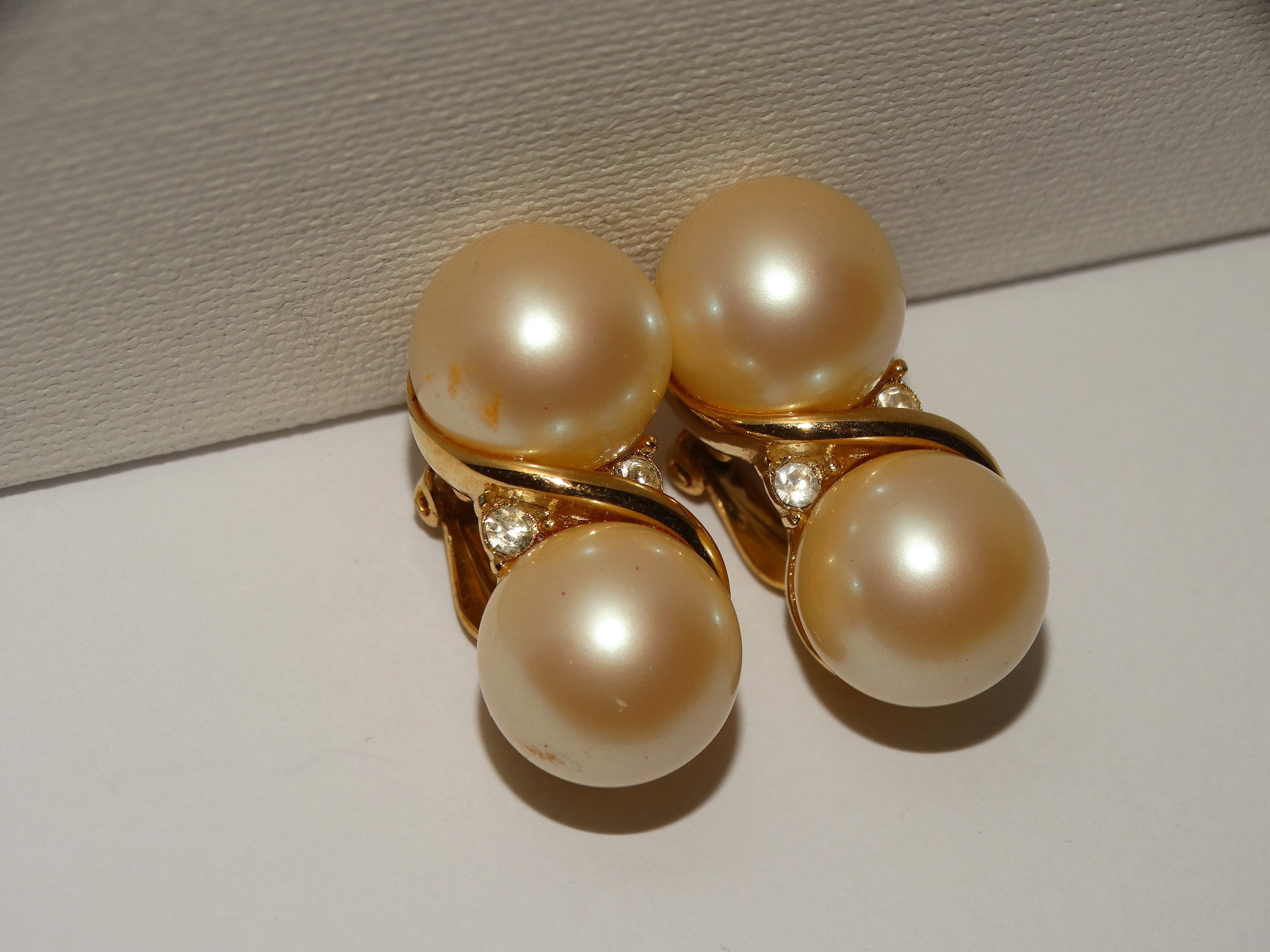 Vintage Givenchy golden round dangle earrings with teardrop