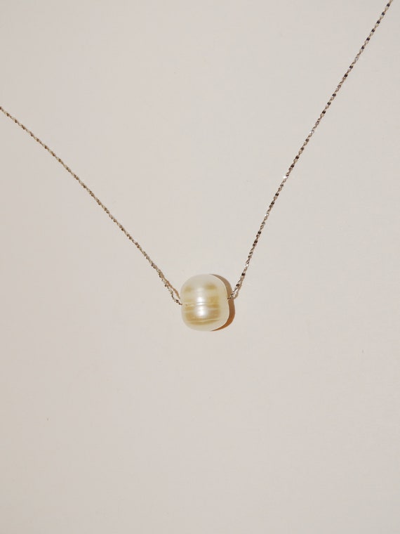 14k White Gold Large Genuine RARE Pearl Necklace. - image 4