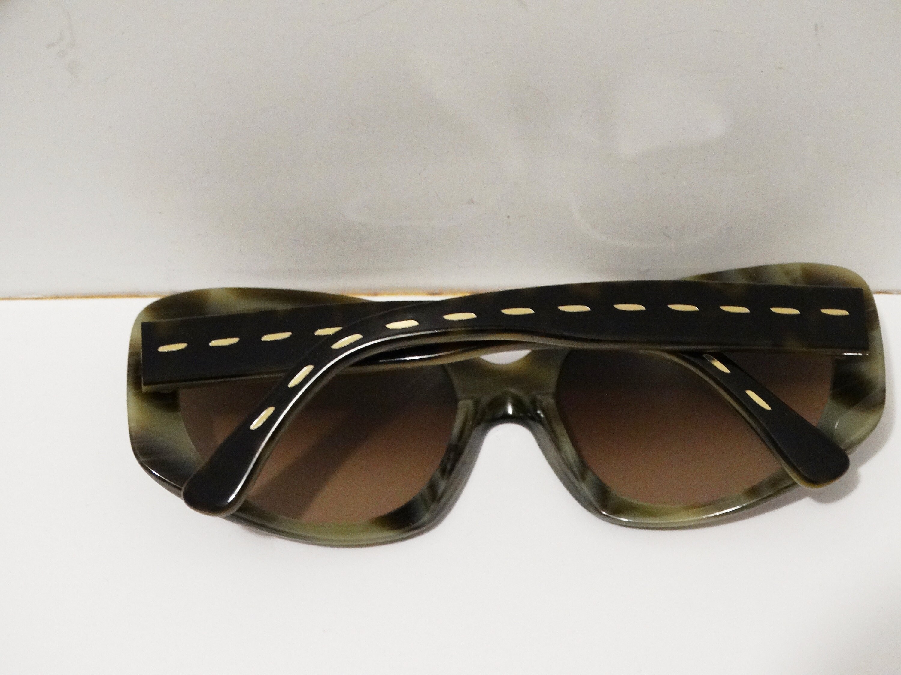 FENDI Italian Made Limited Edition Selleria Logo Sunglasses  display picture 1