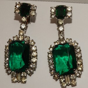 Green Sparkly Faceted Glass Cabochon Earrings.