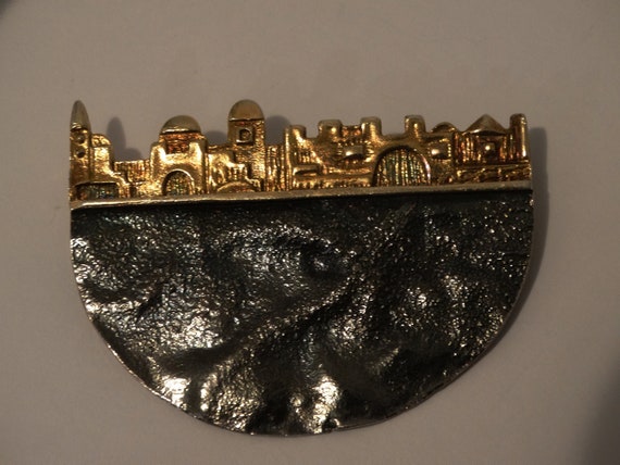 Sterling Silver RARE Large Storyteller Brooch. - image 9