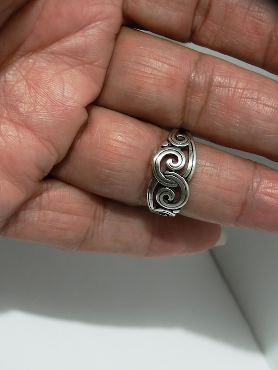 James Avery Sterling Silver Swirl Ring. - image 1