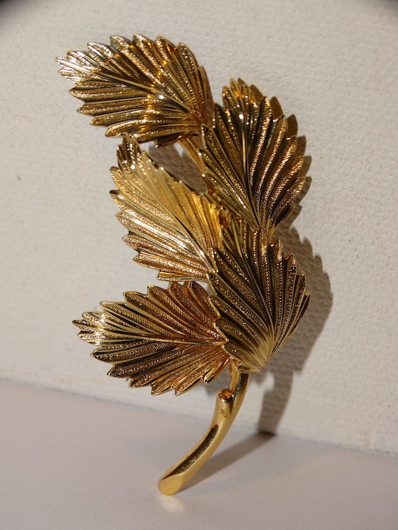 14k YG Grosse Signed Made in Germany Brooch. - image 2