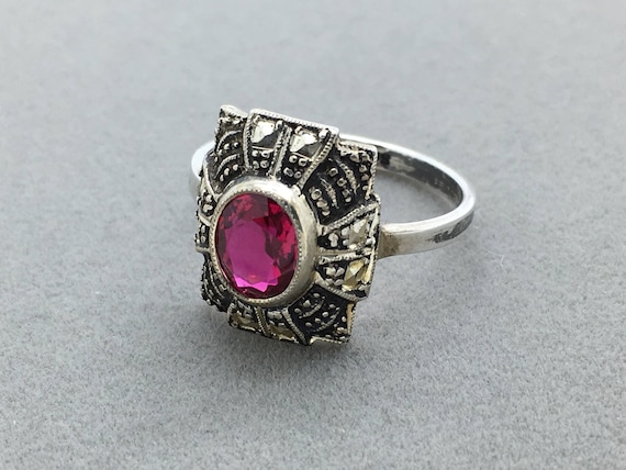 Vintage Art Deco Style Silver Red Stone Marcasite Ring Size 7.5